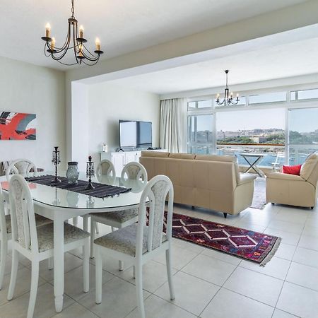 Stunning - Seafront 3-Bedroom 6Th Floor Слима Екстериор снимка